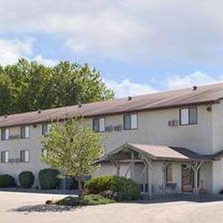Travelodge Yankton Экстерьер фото
