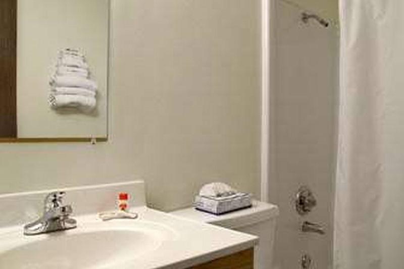 Travelodge Yankton Номер фото